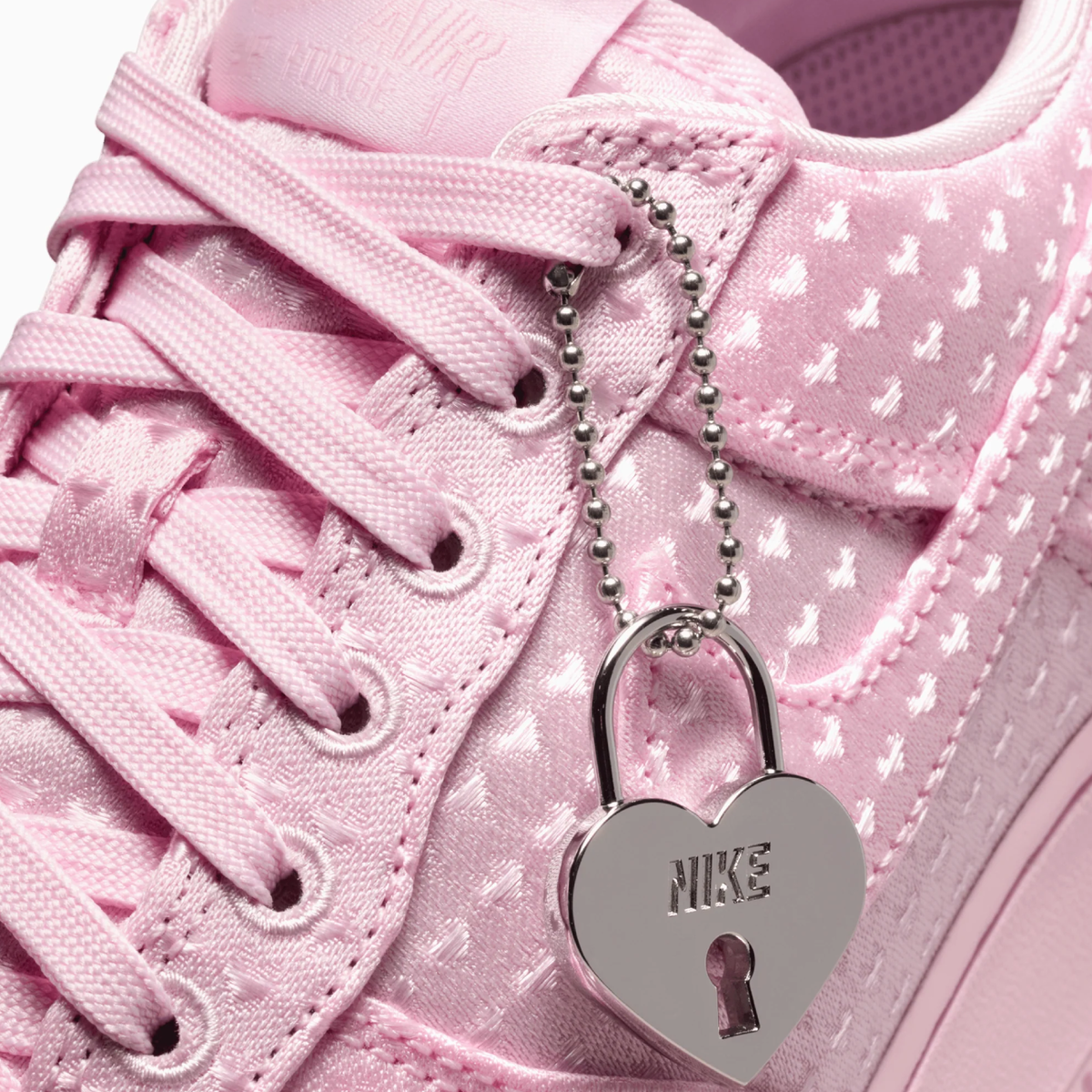 Air Force 1 Low "Valentine's Day"